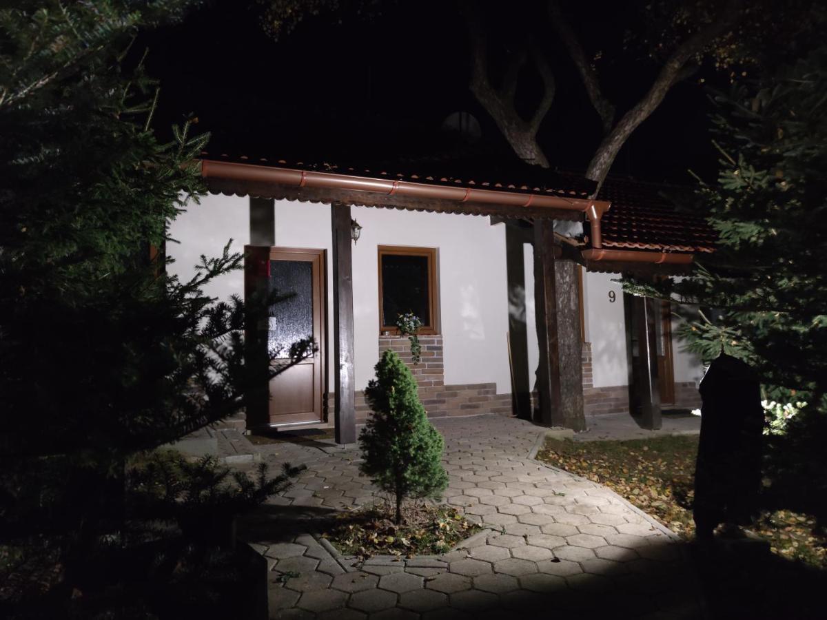 Andras Penzion Krásnohorské Podhradie Exterior foto