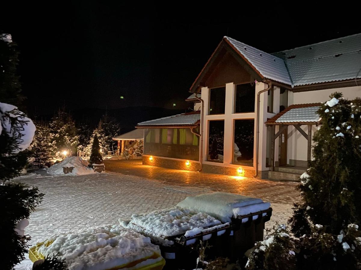 Andras Penzion Krásnohorské Podhradie Exterior foto