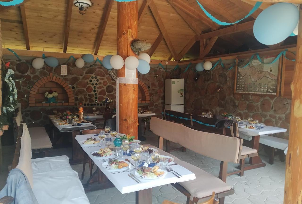 Andras Penzion Krásnohorské Podhradie Exterior foto